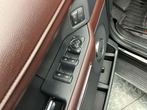 Used 2022 Ford Expedition Limited image 11