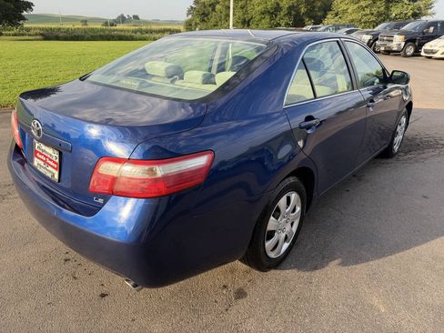 Used 2009 Toyota Camry LE FWD image 4