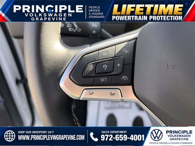Used 2023 Volkswagen Tiguan SE R-Line FWD image 16