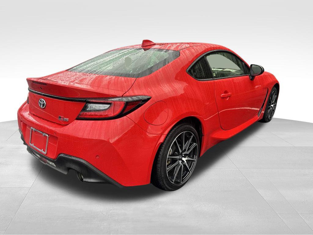 Certified 2023 Toyota GR86 w/ ALL Weather Mat Package (TMS) RWD image 5