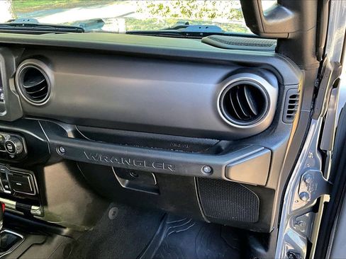 Used 2021 Jeep Wrangler Sport S image 20