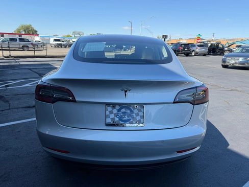 Used 2018 Tesla Model 3 Long Range RWD image 7