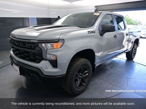 Used 2024 Chevrolet Silverado 1500 Custom Trail Boss w/ Dark Appearance Package image 2