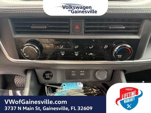 Used 2024 Nissan Rogue S FWD image 26