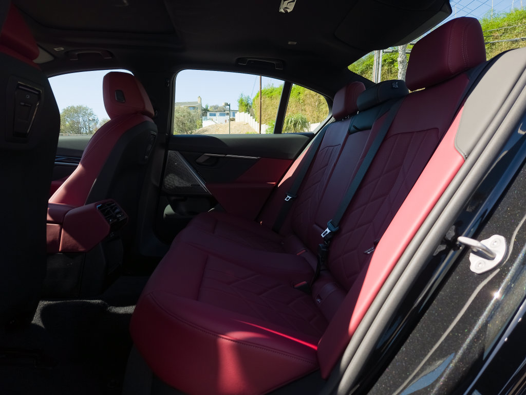 New 2027 BMW 530i w/ M Sport Package RWD image 8