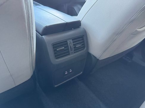 Used 2025 Nissan Rogue SV FWD image 24