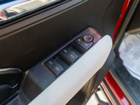 Used 2023 GMC Canyon AT4X image 18