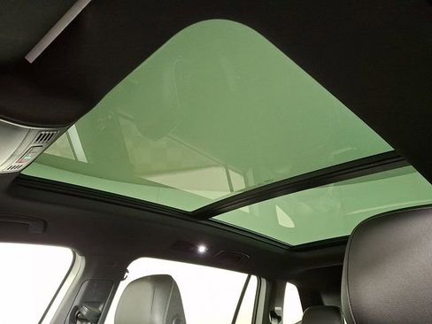 Used 2021 Volkswagen Tiguan SE R-Line image 16