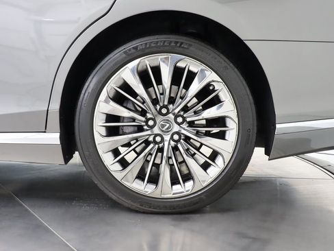 Used 2019 Lexus LS 500 w/ Interior Upgrade Package RWD image 46