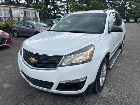 Used 2016 Chevrolet Traverse LS FWD image 1