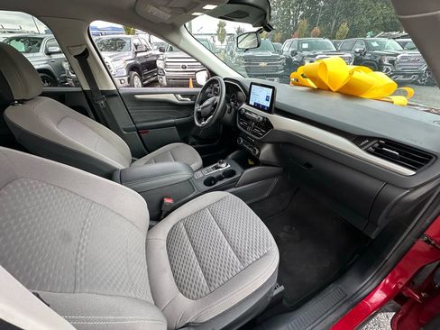 Used 2021 Ford Escape SE w/ Cold Weather Package image 13