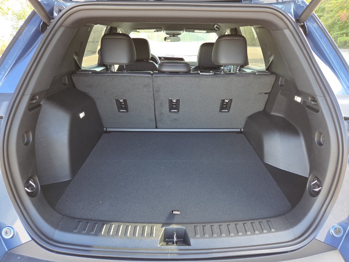 New 2027 Chevrolet Equinox LT w/ Convenience Package II FWD image 23