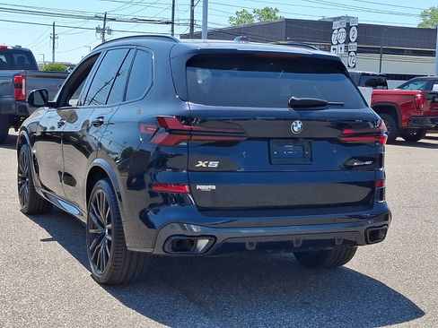 Used 2024 BMW X5 xDrive40i w/ M Sport Package AWD/4WD image 8