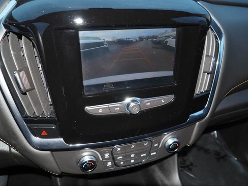 Used 2021 Chevrolet Traverse LS image 14