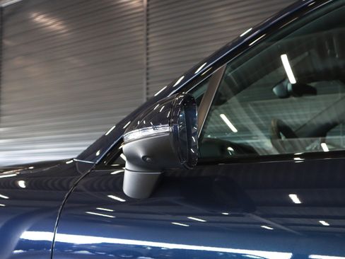 Certified 2025 Porsche Cayenne image 26