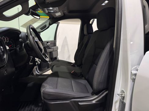 Used 2022 Chevrolet Silverado 2500 Custom w/ Custom Value Package image 13