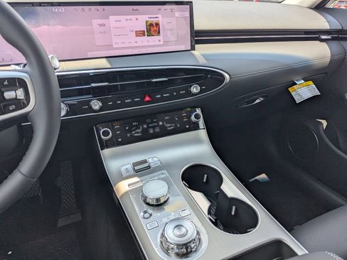 Used 2026 Genesis GV70 2.5T Advanced image 19