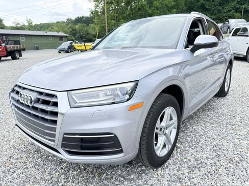 Used 2019 Audi Q5 2.0T Premium w/ Convenience Package AWD/4WD image 4