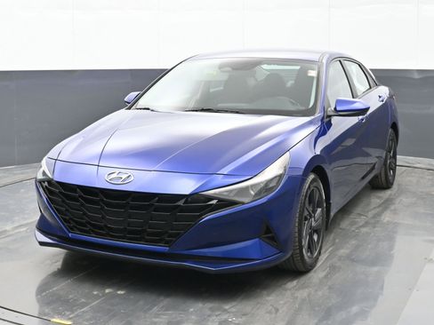 Used 2022 Hyundai Elantra SEL w/ Convenience Package image 4