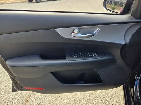 Used 2023 Kia Forte LXS w/ LXS Technology Package FWD image 16