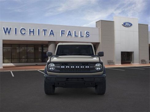 New 2025 Ford Bronco 4-Door image 6