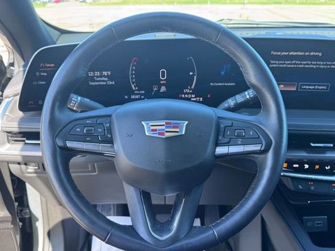 Used 2024 Cadillac XT4 Premium Luxury image 8
