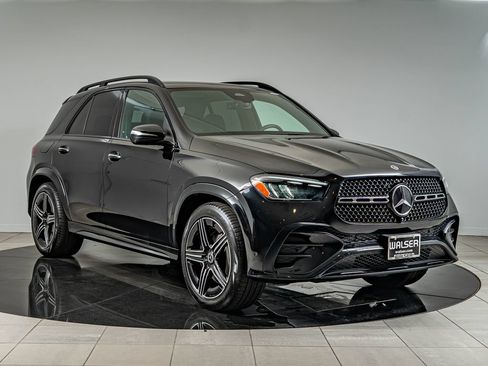 Used 2025 Mercedes-Benz GLE 350 4MATIC w/ AMG Line Exterior image 3