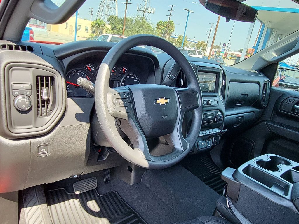 Used 2022 Chevrolet Silverado 1500 Custom RWD image 2