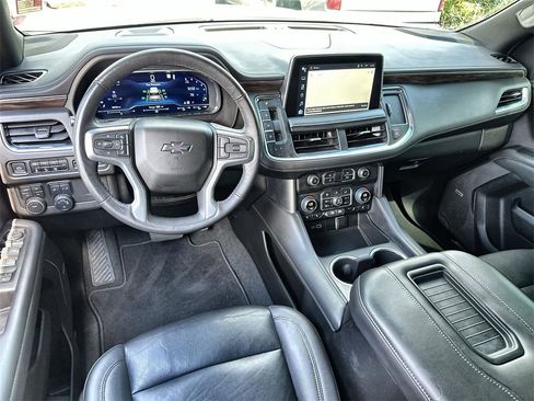 Used 2022 Chevrolet Tahoe Z71 w/ Luxury Package image 20