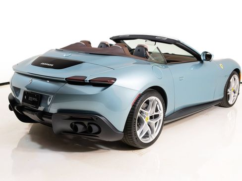 Certified 2025 Ferrari Roma Spider RWD image 8