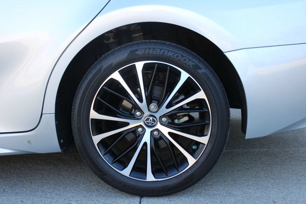 Used 2019 Toyota Camry SE w/ Convenience Package FWD image 30