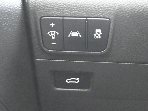 Used 2022 Kia K5 GT-Line image 12