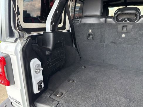 Used 2018 Jeep Wrangler Unlimited Rubicon image 21