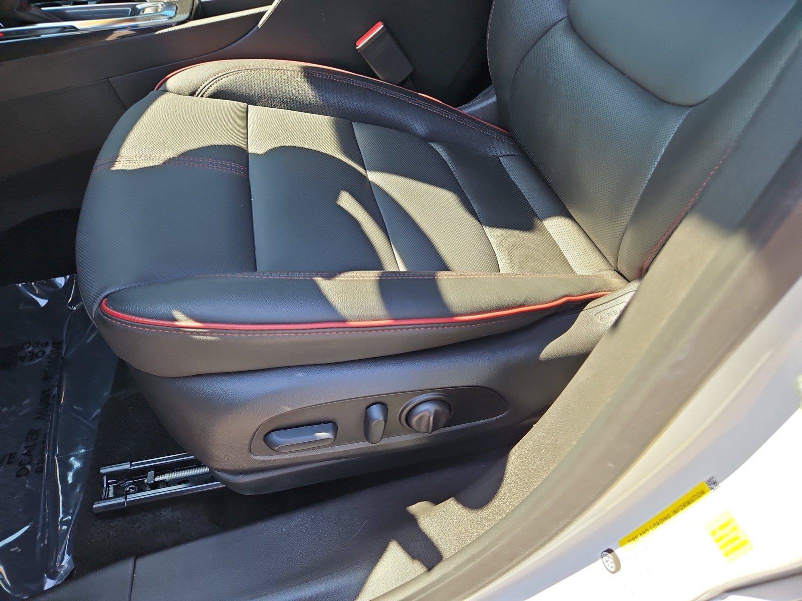 Used 2025 Chevrolet TrailBlazer RS w/ Convenience Package FWD image 16