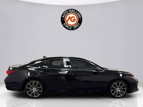 Used 2022 Toyota Avalon Touring w/ Advanced Safety Package image 8