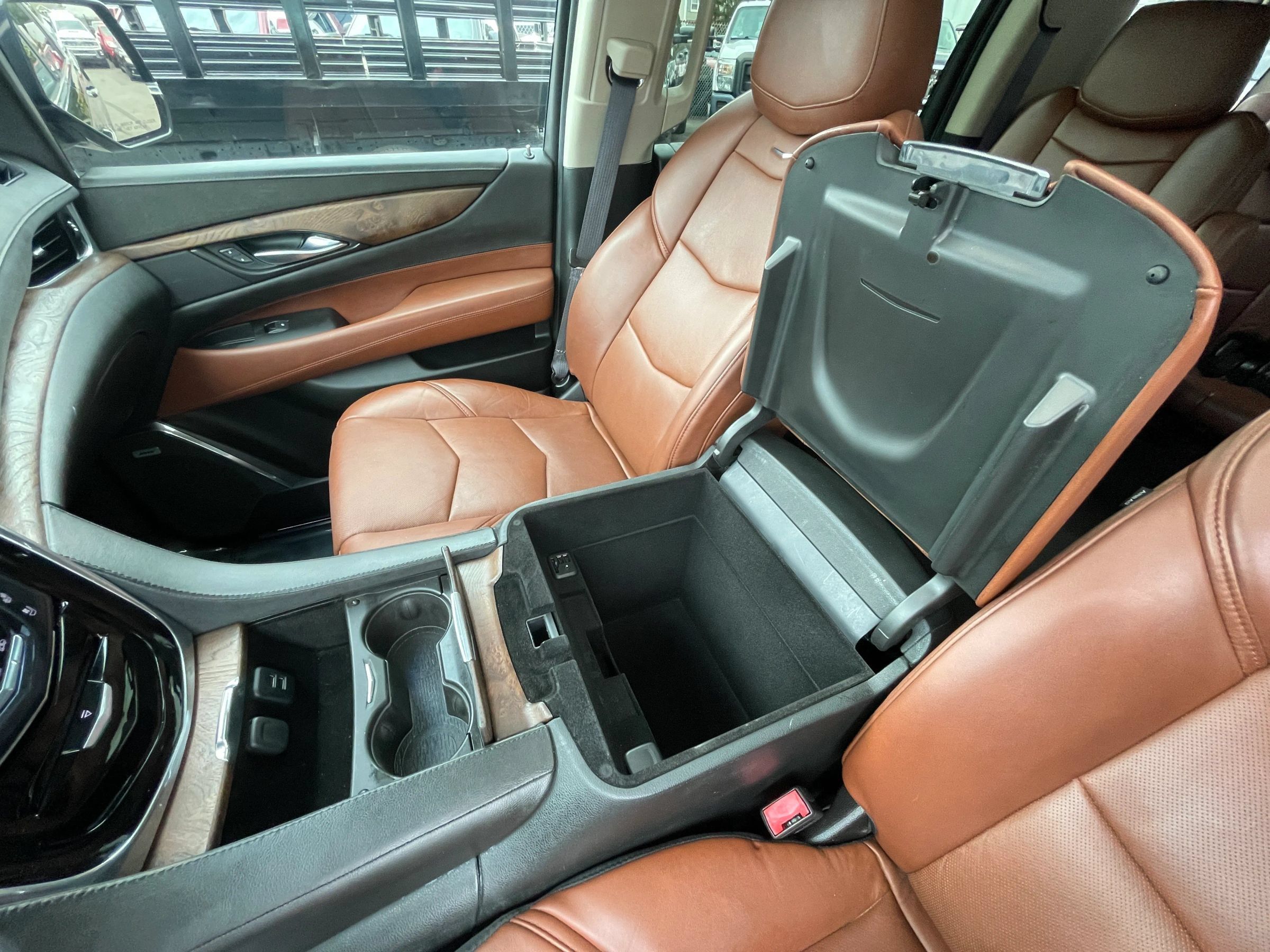 Used 2015 Cadillac Escalade ESV Luxury AWD/4WD image 19