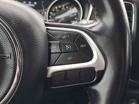 Used 2019 Jeep Compass Latitude image 21