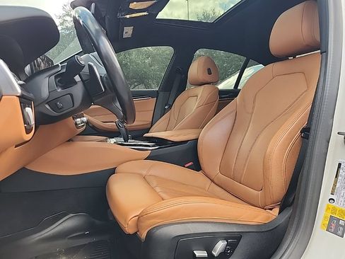 Used 2022 BMW 530e w/ M Sport Package RWD image 2
