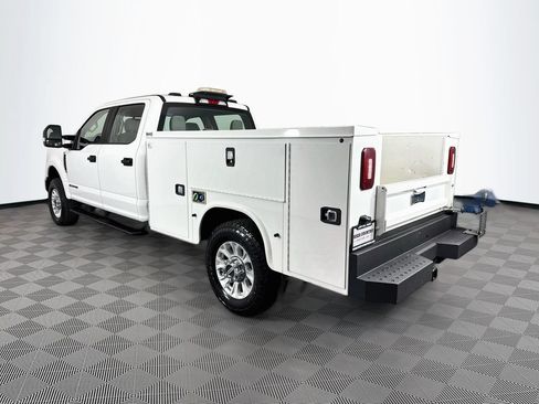 Used 2022 Ford F350 XL w/ STX Appearance Package AWD/4WD image 5