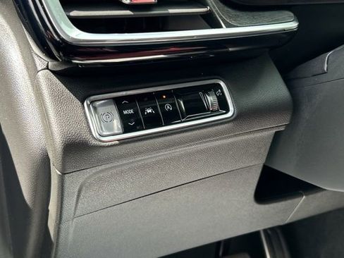 Used 2025 Buick Envision Sport Touring AWD/4WD image 34