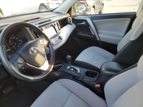 Used 2018 Toyota RAV4 XLE image 10