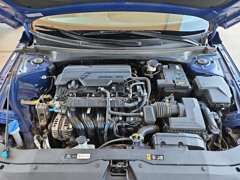 Used 2025 Hyundai Elantra Limited FWD image 24