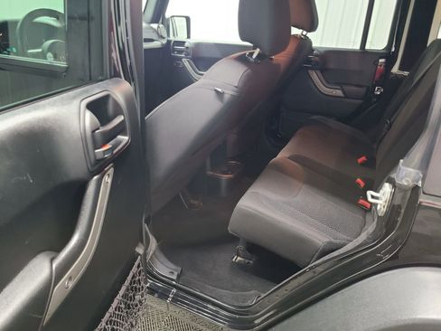 Used 2017 Jeep Wrangler Unlimited Sport AWD/4WD image 33