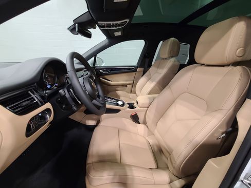 New 2026 Porsche Macan image 15
