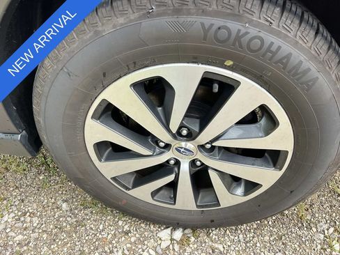 Used 2023 Subaru Outback Premium AWD/4WD image 11