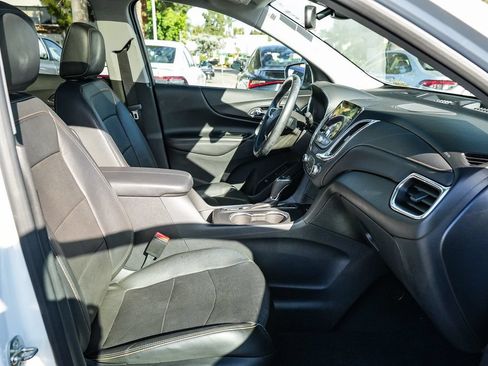 Used 2020 Chevrolet Equinox Premier FWD image 17
