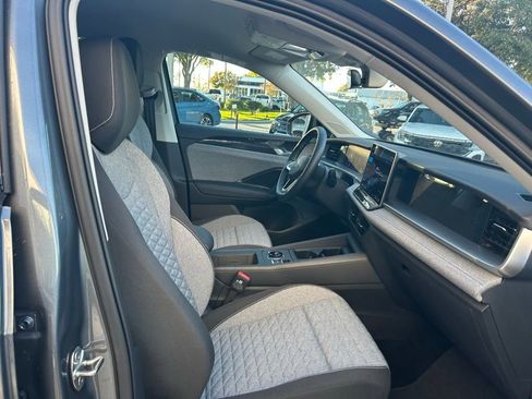 Used 2025 Volkswagen Tiguan S image 35