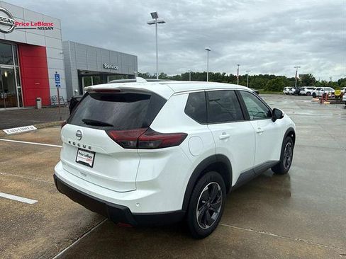 Used 2025 Nissan Rogue SV FWD image 7