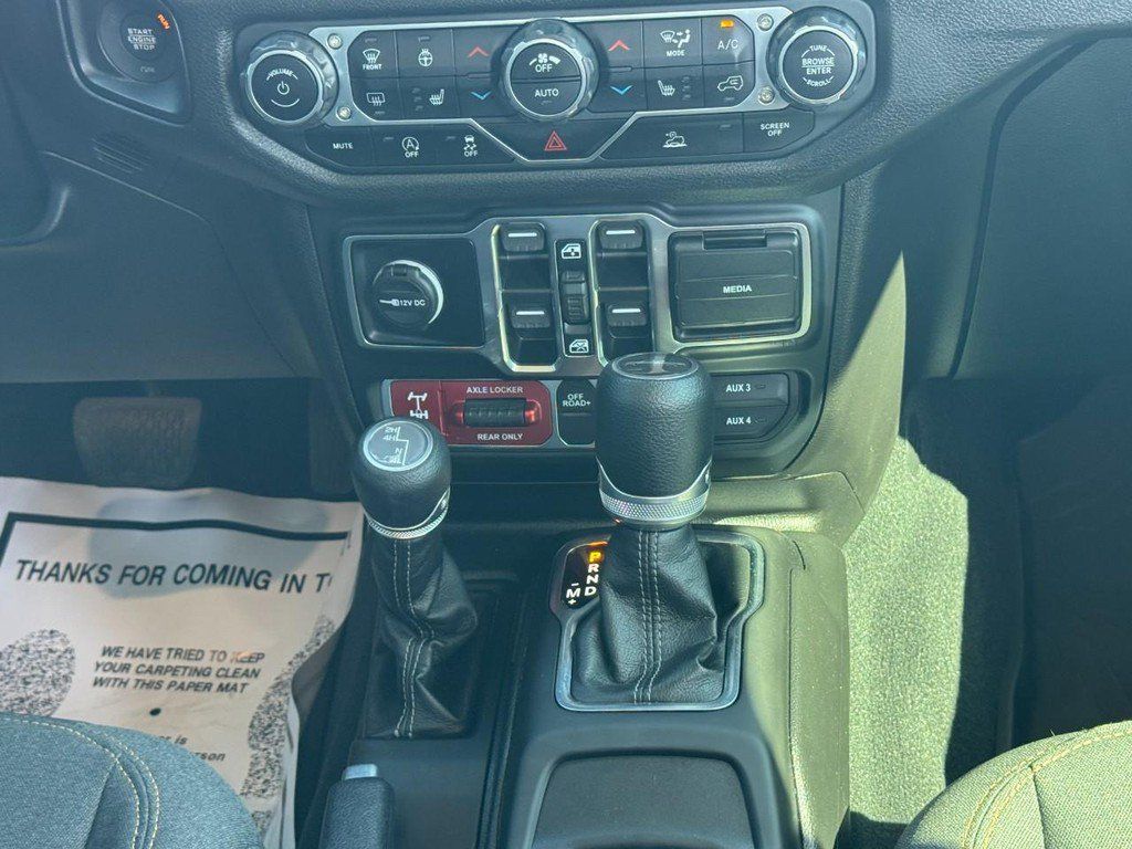Used 2024 Jeep Gladiator Sport AWD/4WD image 17