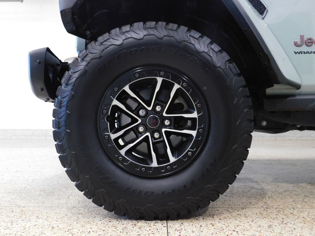 Used 2024 Jeep Wrangler Unlimited Rubicon AWD/4WD image 23